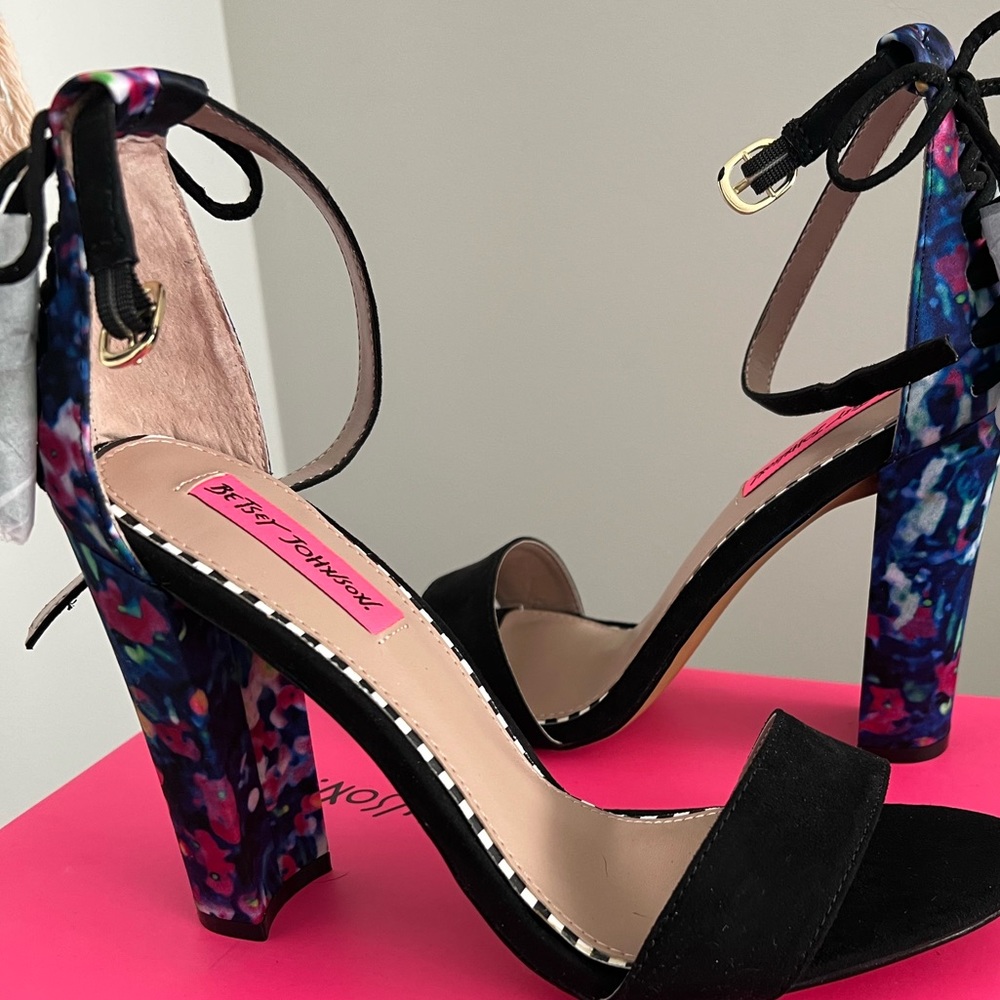 Betsey Johnson Black Floral Suede Sandals